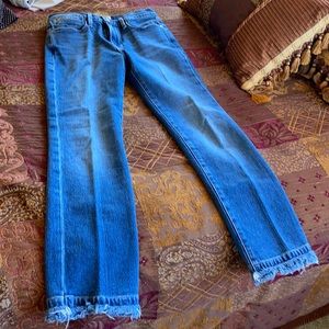 FRAME denim jean /frayed hem. Ankle length